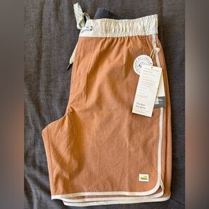 Vuori orange Banks short M